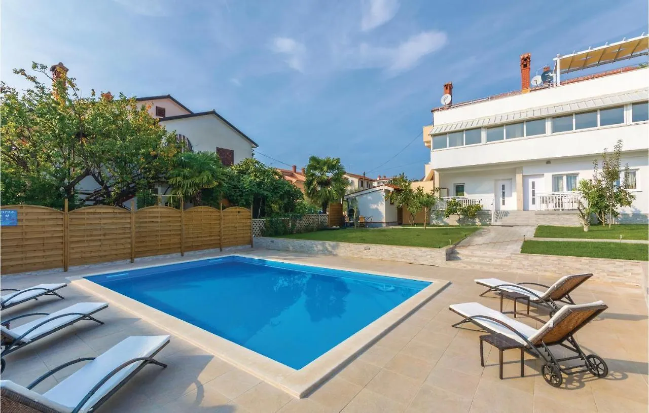 1 Bedroom Gorgeous Apartment In Novigrad Novigrad