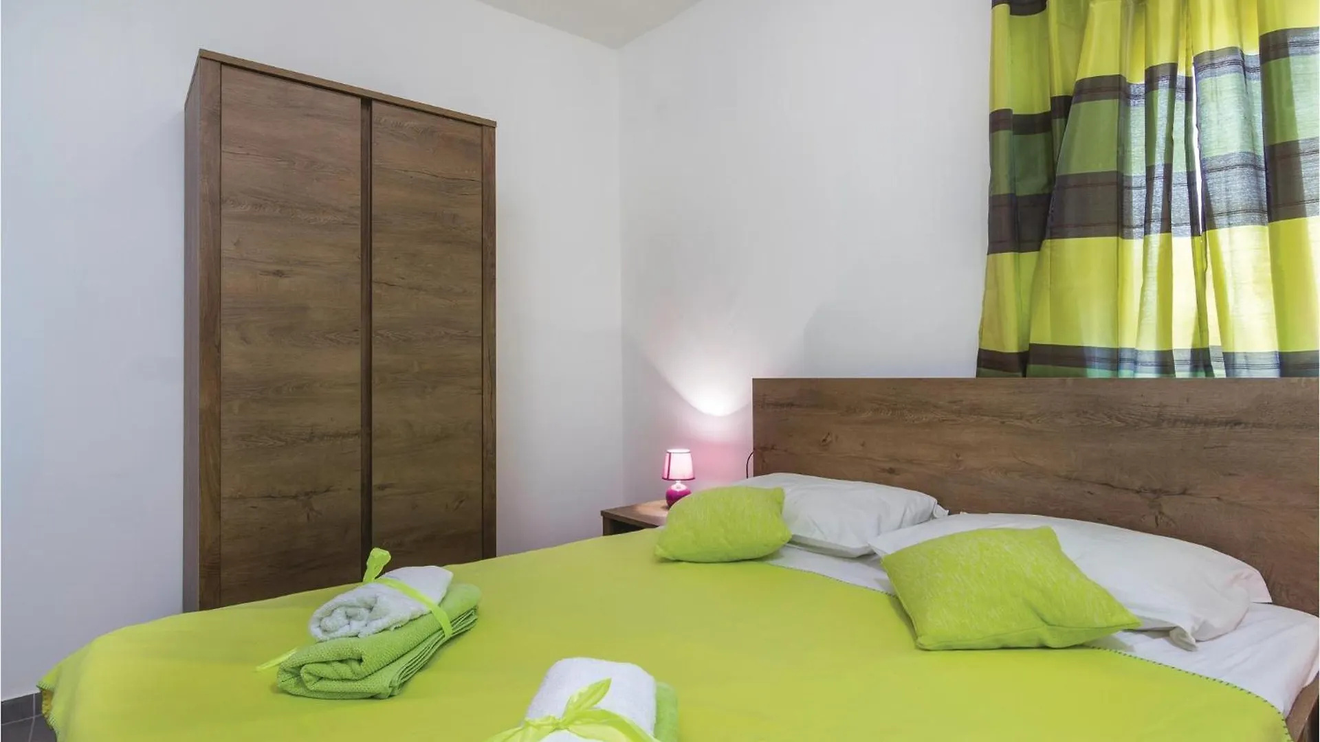 1 Bedroom Gorgeous Apartment In Novigrad Novigrad